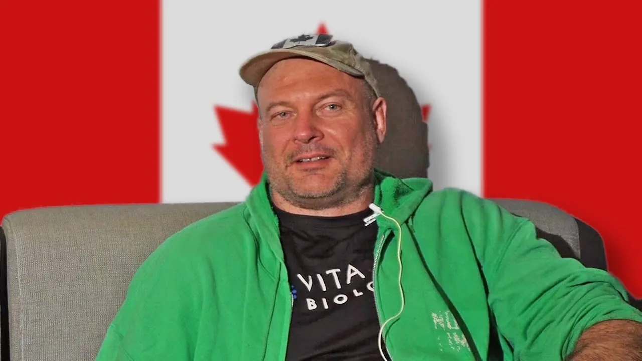 Devon Larratt, champion mondial de bras de fer, spécialiste du top roll